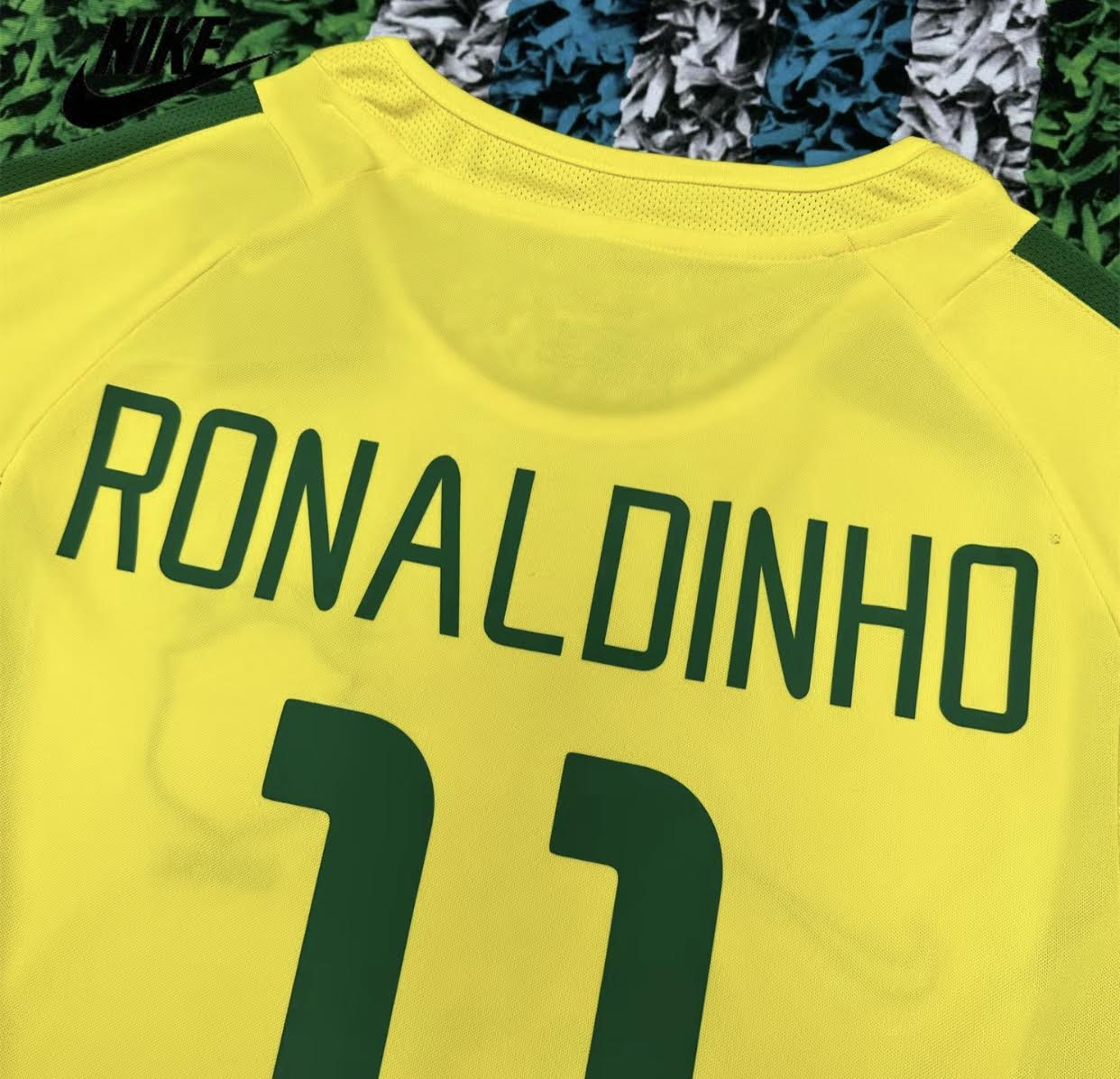 NIKE 2002 World Cup Brazil Retro Jersey No.11 Ronaldinho Soccer Jersey