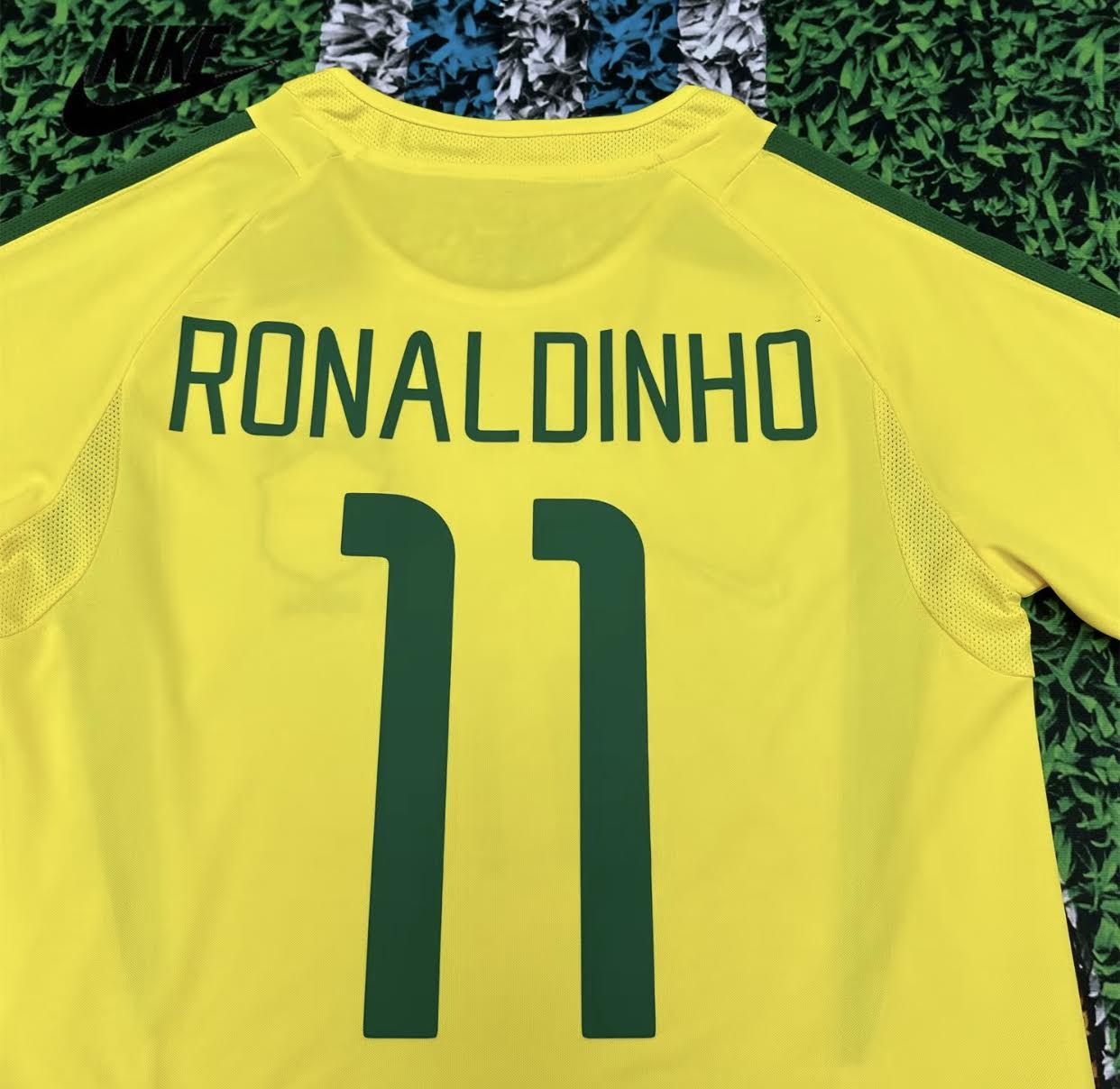 NIKE 2002 World Cup Brazil Retro Jersey No.11 Ronaldinho Soccer Jersey