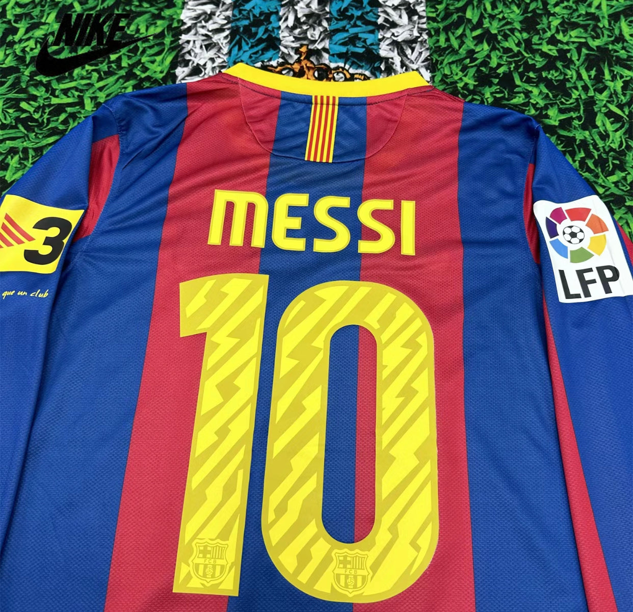 NIKE 10-11 Season Barcelona Home Messi Long Sleeve Vintage Barcelona Retro Jersey