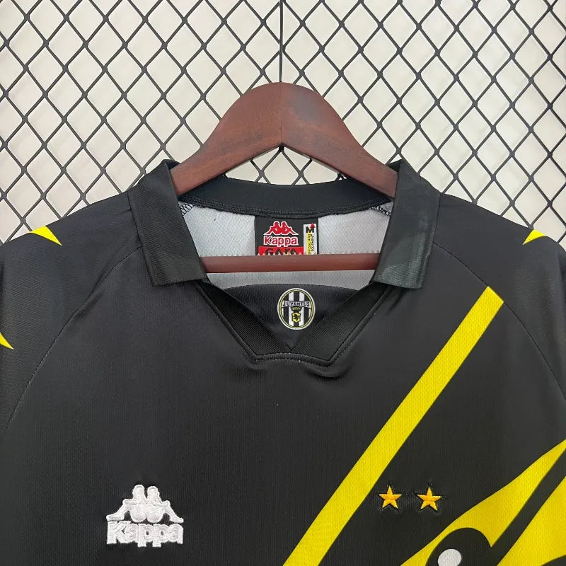 Retro 1996-97 Juventus Soccer Jersey Third Away