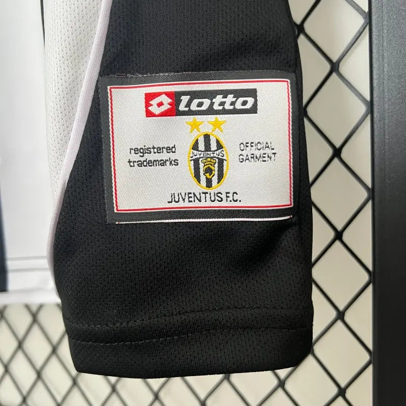 Retro 2002-03 Juventus Soccer Jersey Home