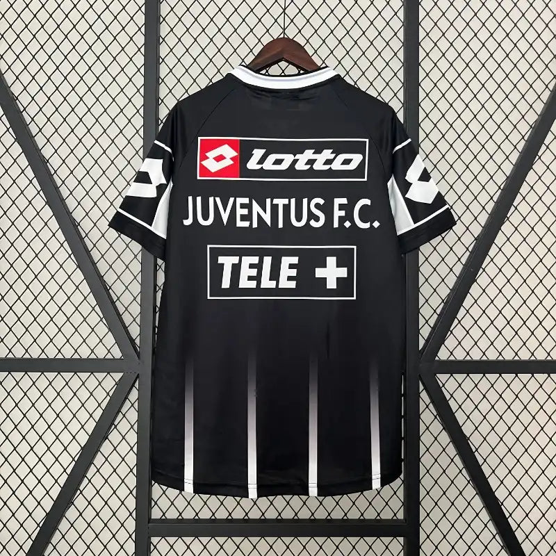 Retro 2000-01 Juventus Black Soccer Jersey